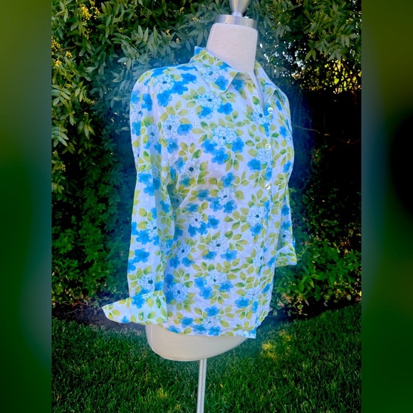Blue and Green Floral 🌷Women's Button Down Shirt - Picture 2 of 6